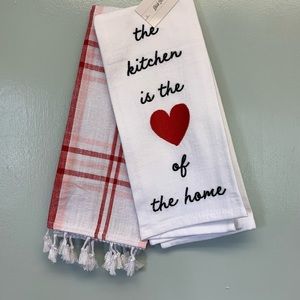 Kitchen towels Red White Target Bullseye Set 2 Heart Red